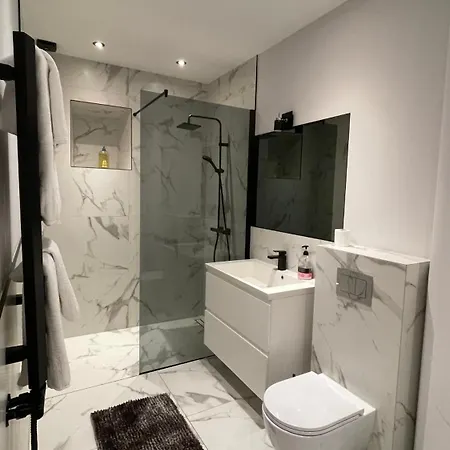 דירה Luxury With Free Parking קובנה