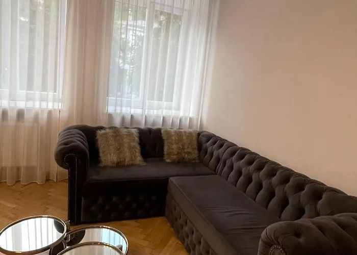 Luxury With Free Parking דירה קובנה