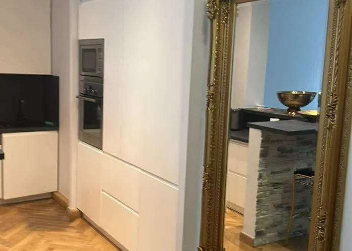 Luxury With Free Parking דירה קובנה